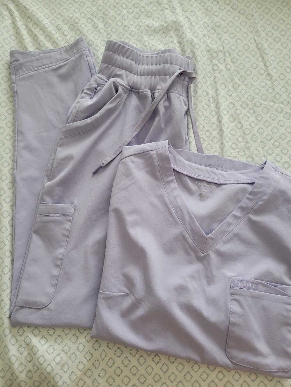 Jaanuu Scrubs Lavender Medium